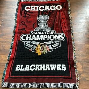 Blackhawks woven throw